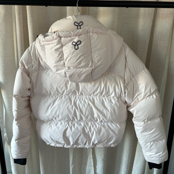SOLD White Aritzia super puff - Picture 2 of 5